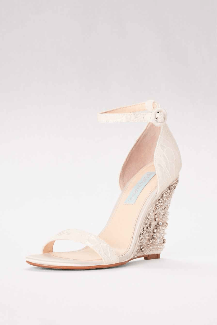 dressy wedges for outdoor wedding
